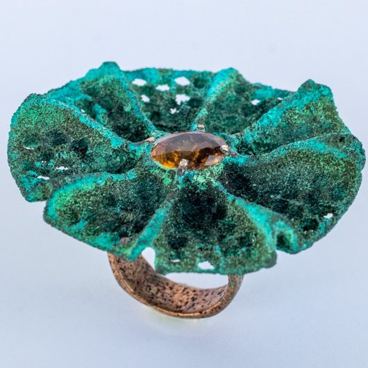 anillo bronce piedra engastada